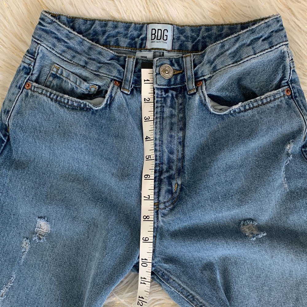 BDG by Urban Outfitters High Rise MoM Jeans - Picture 3 of 8